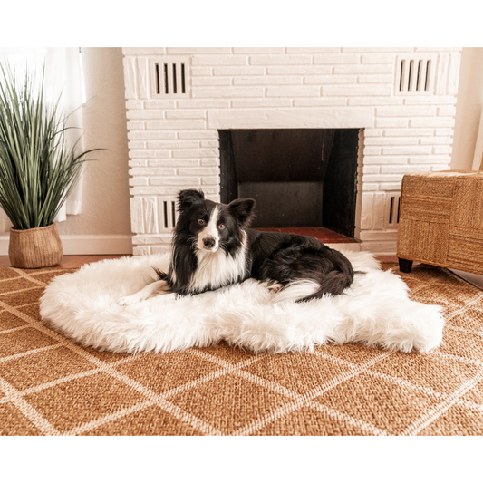 PupRug™ Faux Fur Orthopedic Dog Bed - Curve Polar White